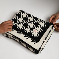 Houndstooth Organic Cotton Throw Blanket - Black/Natural