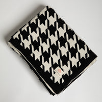 Houndstooth Organic Cotton Throw Blanket - Black/Natural