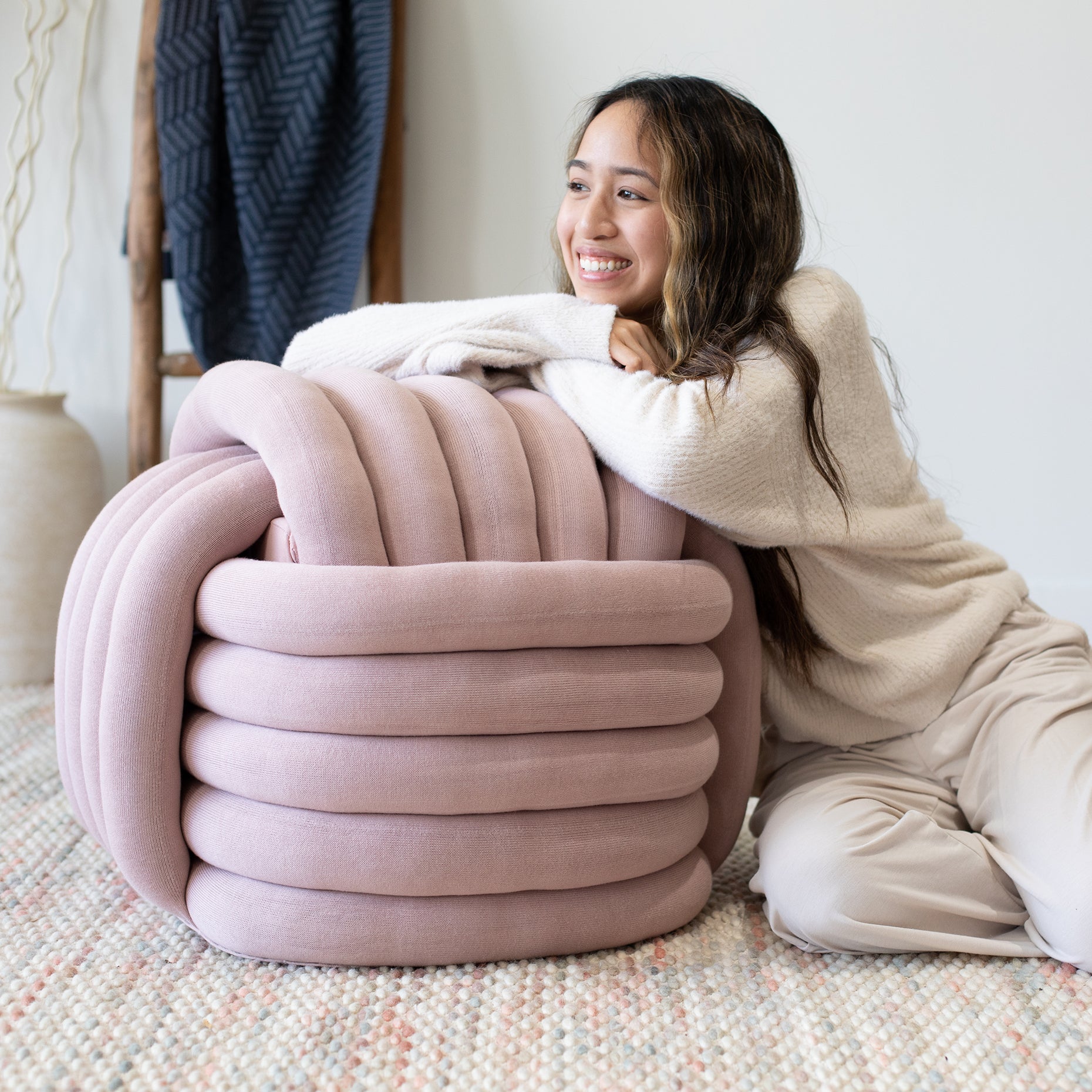 Knotted Pouf Large Pale Pink