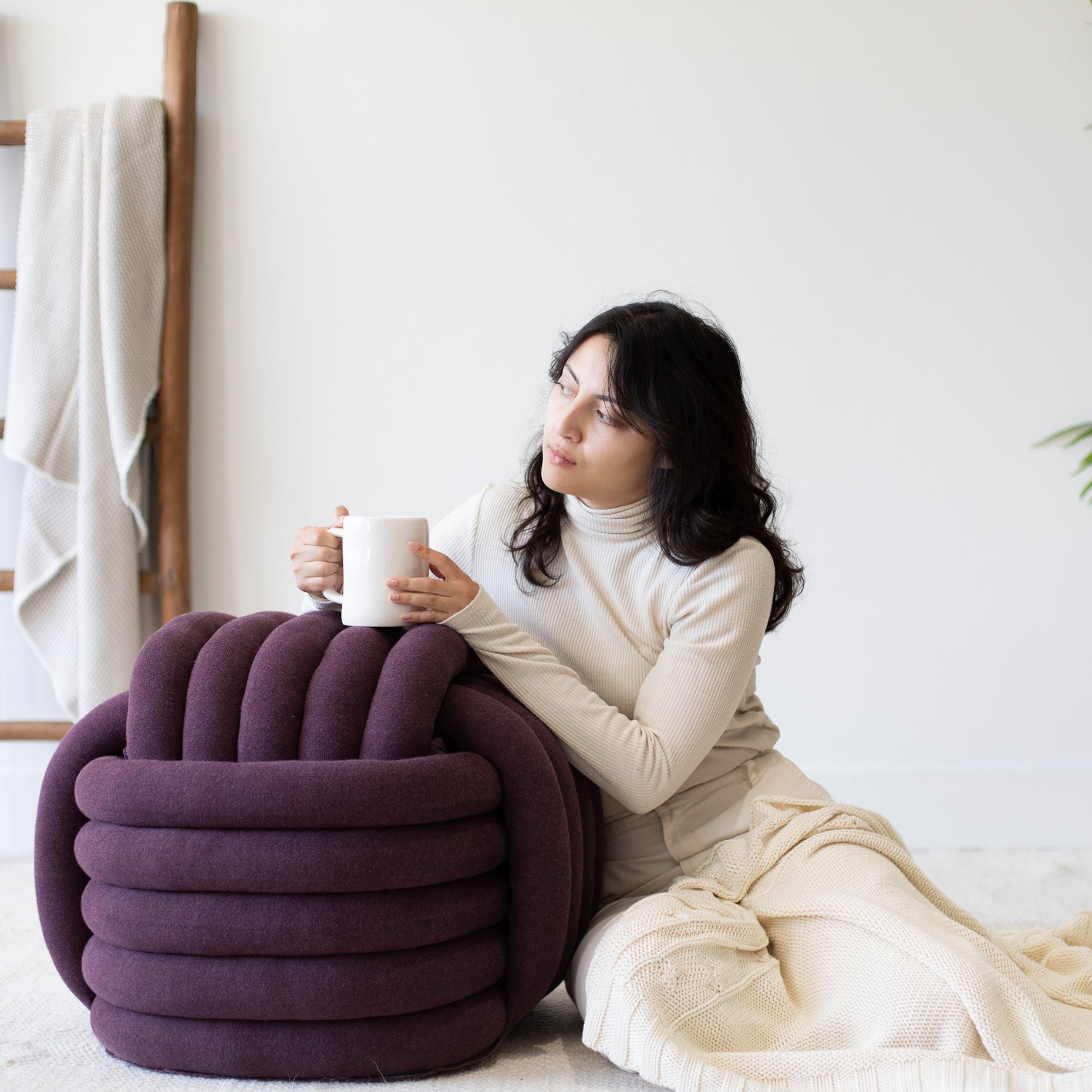 Knotted pouf Large Burgundy mel – Pink Lemonade