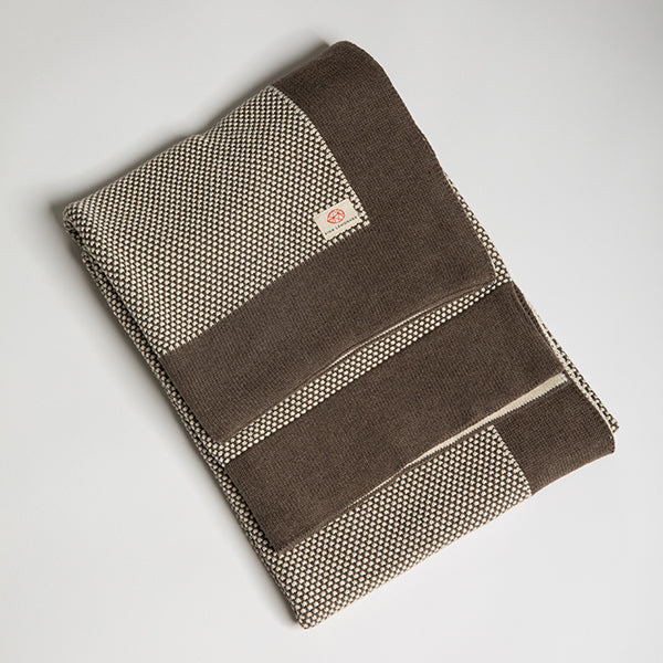 Eka Stipple Organic Cotton Throw Blanket
