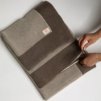 Eka Stipple Organic Cotton Throw Blanket