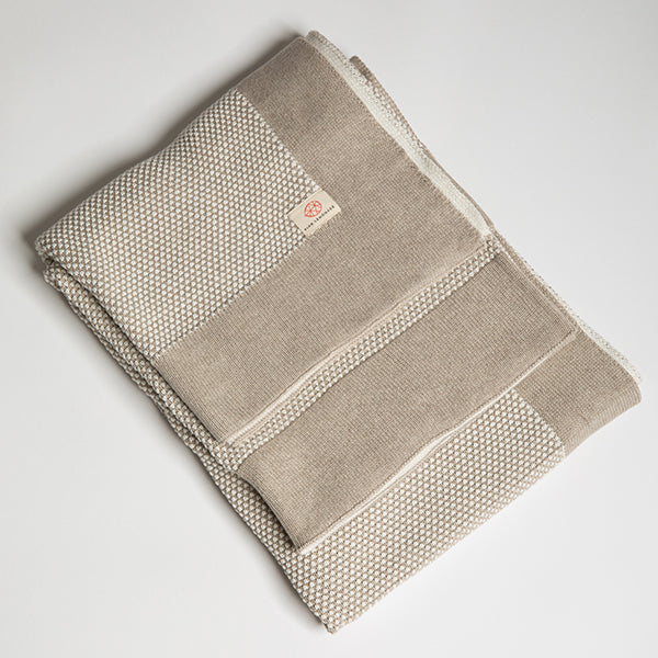Eka Stipple Organic Cotton Throw Blanket
