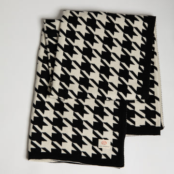 Houndstooth Organic Cotton Throw Blanket - Black/Natural