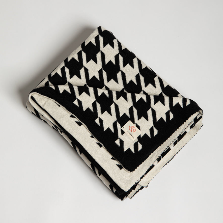 Houndstooth Organic Cotton Throw Blanket - Black/Natural