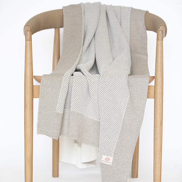 Eka Stipple Organic Cotton Throw Blanket