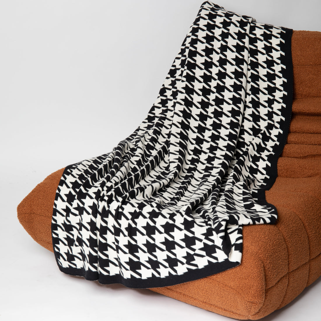 Houndstooth Organic Cotton Throw Blanket - Black/Natural