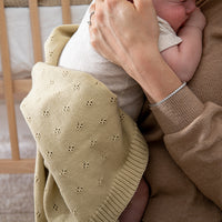 Trefle Organic Cotton Baby Blanket and Bonnet Set