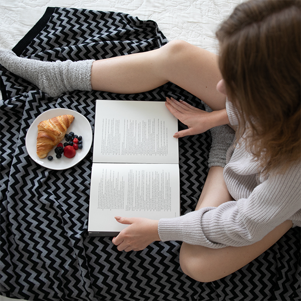 Sveda Vakra Organic Cotton Throw Blanket