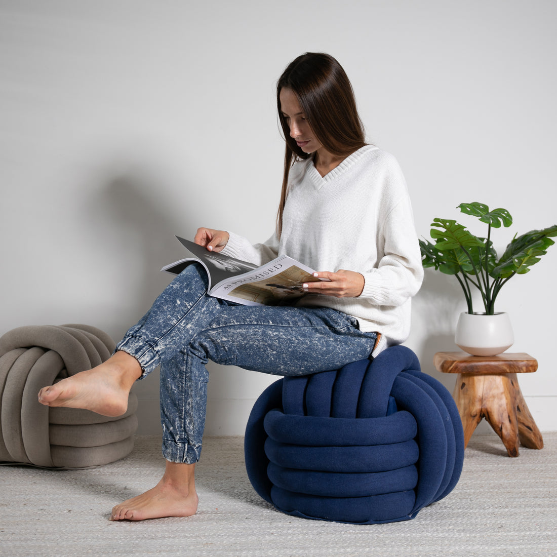 Knotted pouf - Federal blue mel